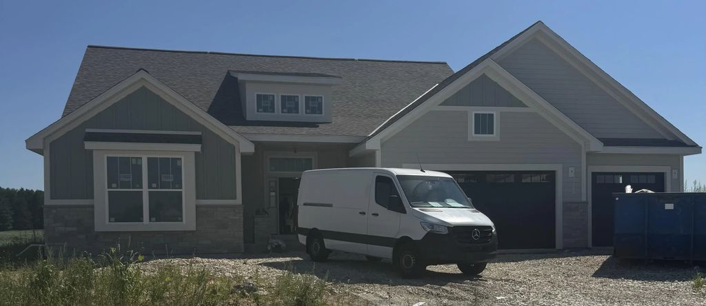 557 Talbot's Woods Dr, Dousman
