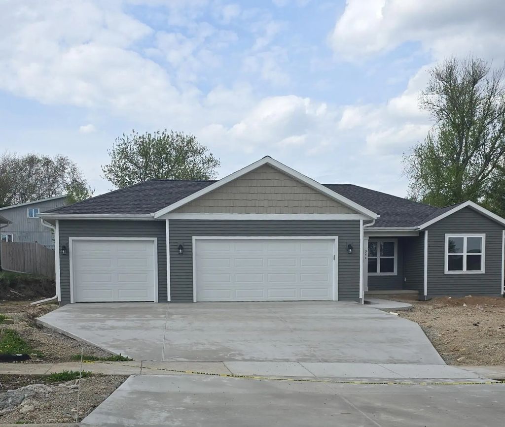 344 Village Ln, Ripon