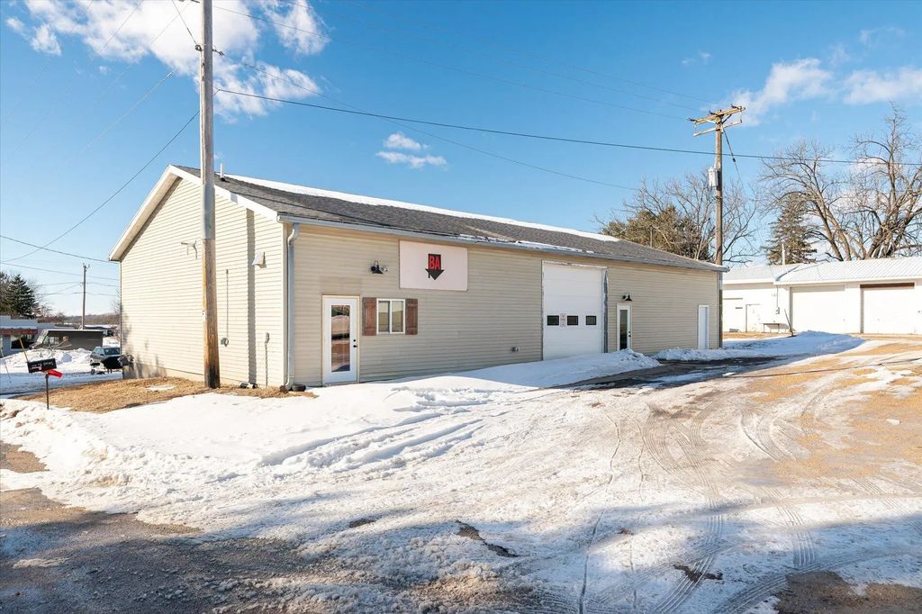 110 Fs Dr, Viroqua