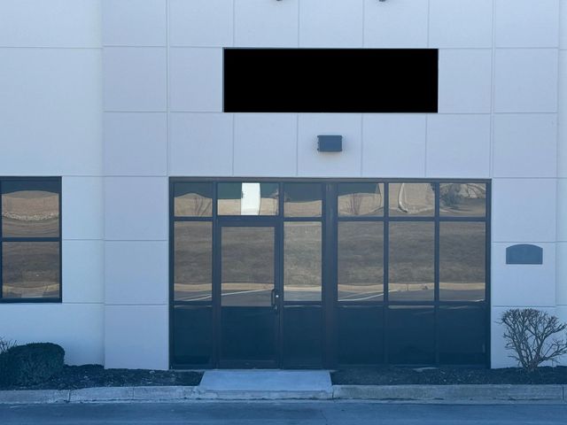 750 Veterans Pkwy 105, Lake Geneva