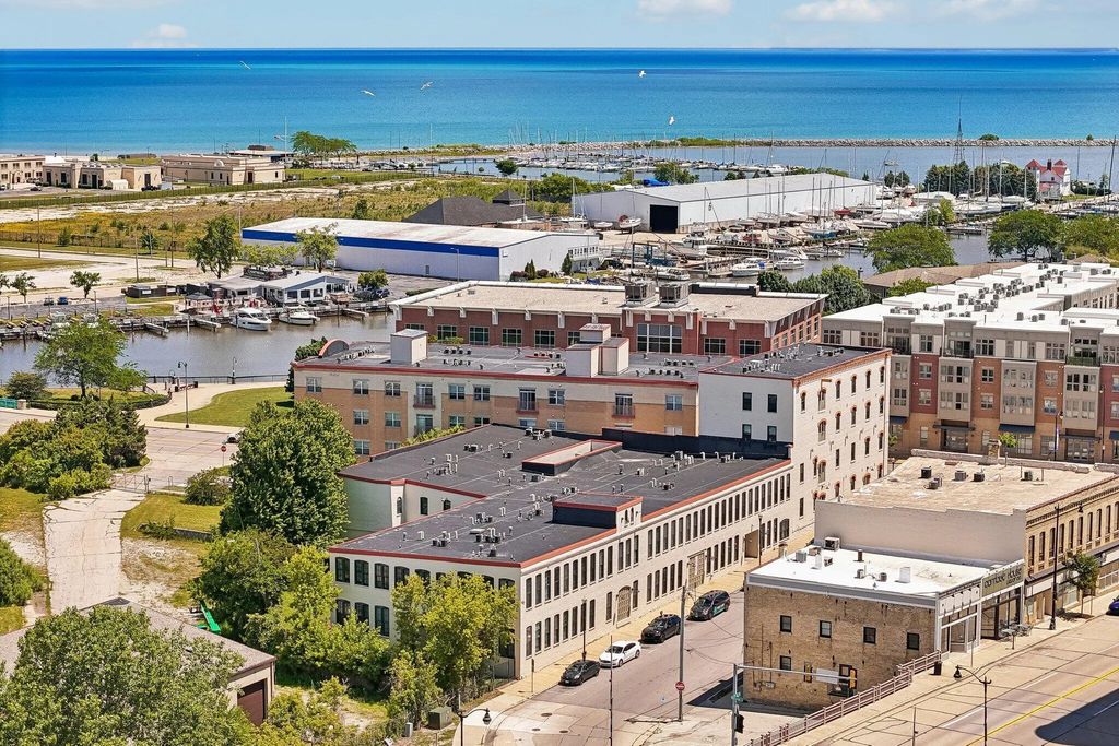 134 Main St, Racine
