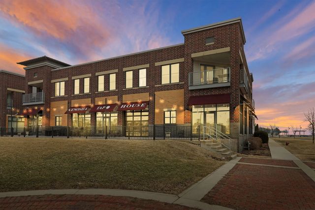 125 56th St 102, Kenosha