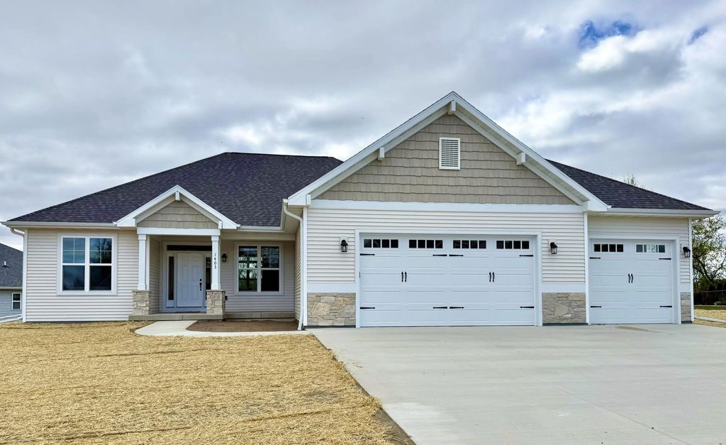 1403 Greystone Dr, Plymouth