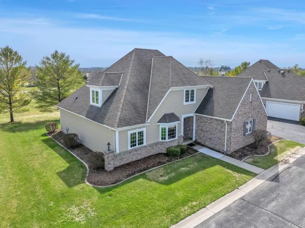 255 Fairway Meadows Ln, Sheboygan Falls