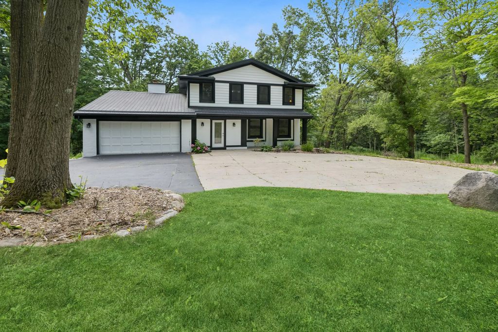 N2781 Wildwood Dr, Geneva