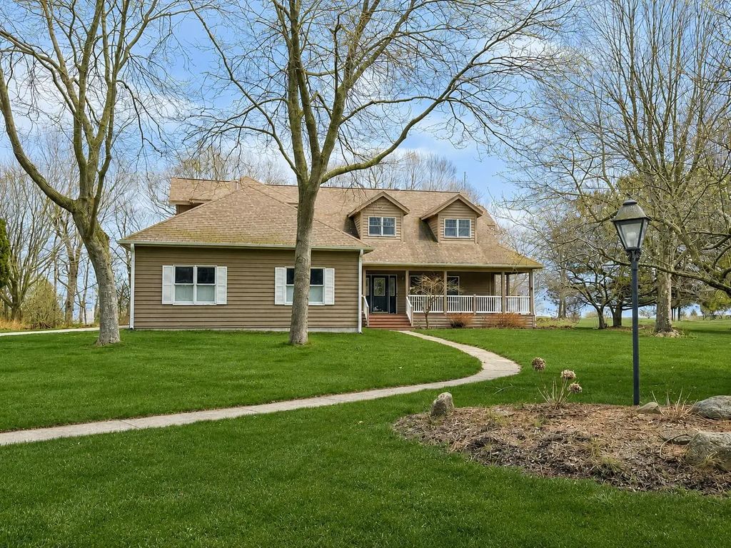5001 S 10th St, Manitowoc