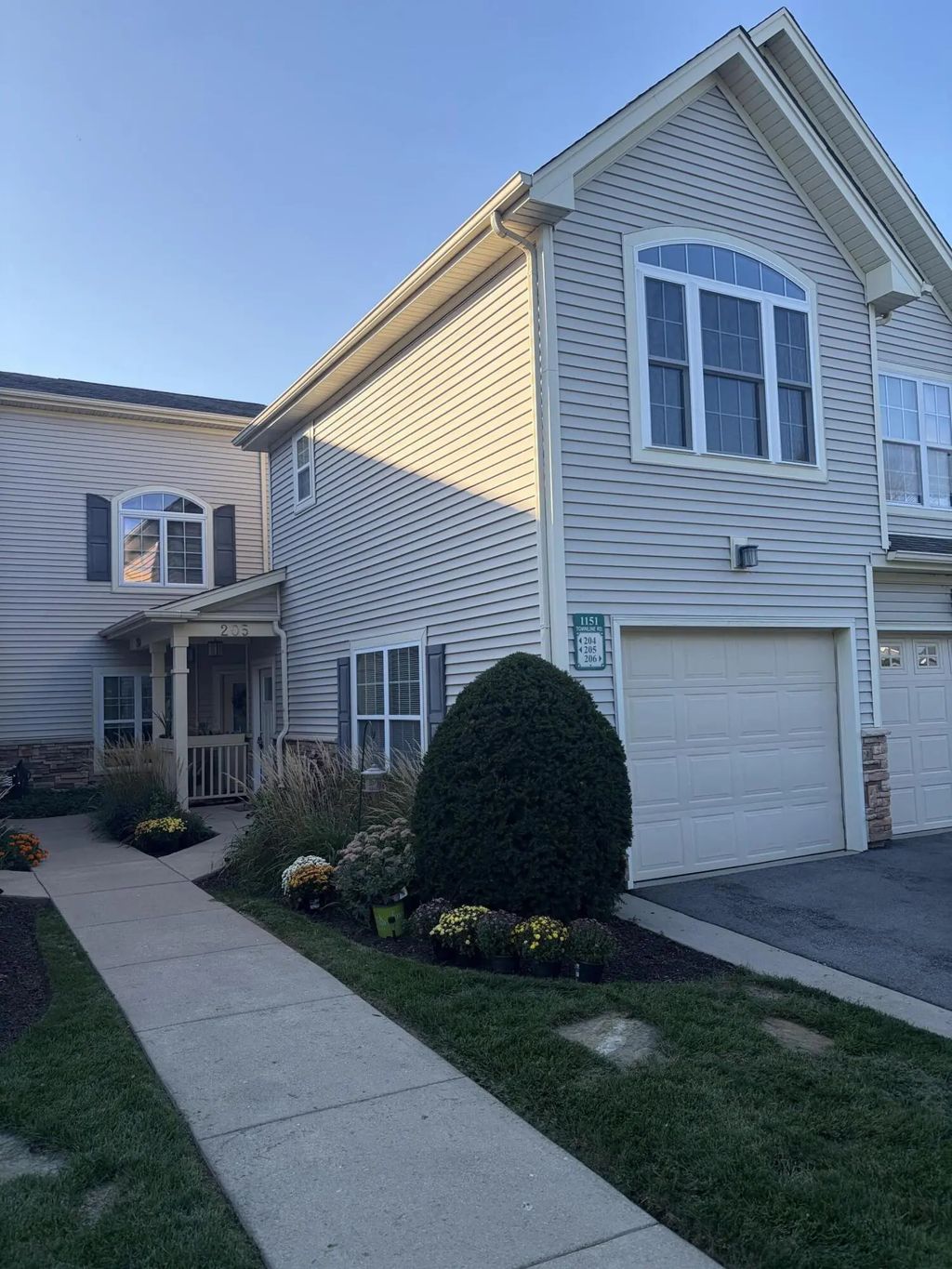 1151 E Townline Rd 205, Lake Geneva