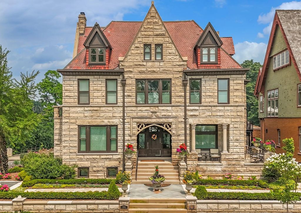 2006 E Lafayette Pl, Milwaukee