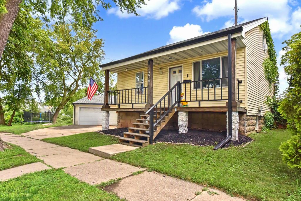 3678 S Bombay Ave, Saint Francis