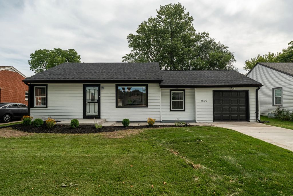 4860 N 89th St, Milwaukee