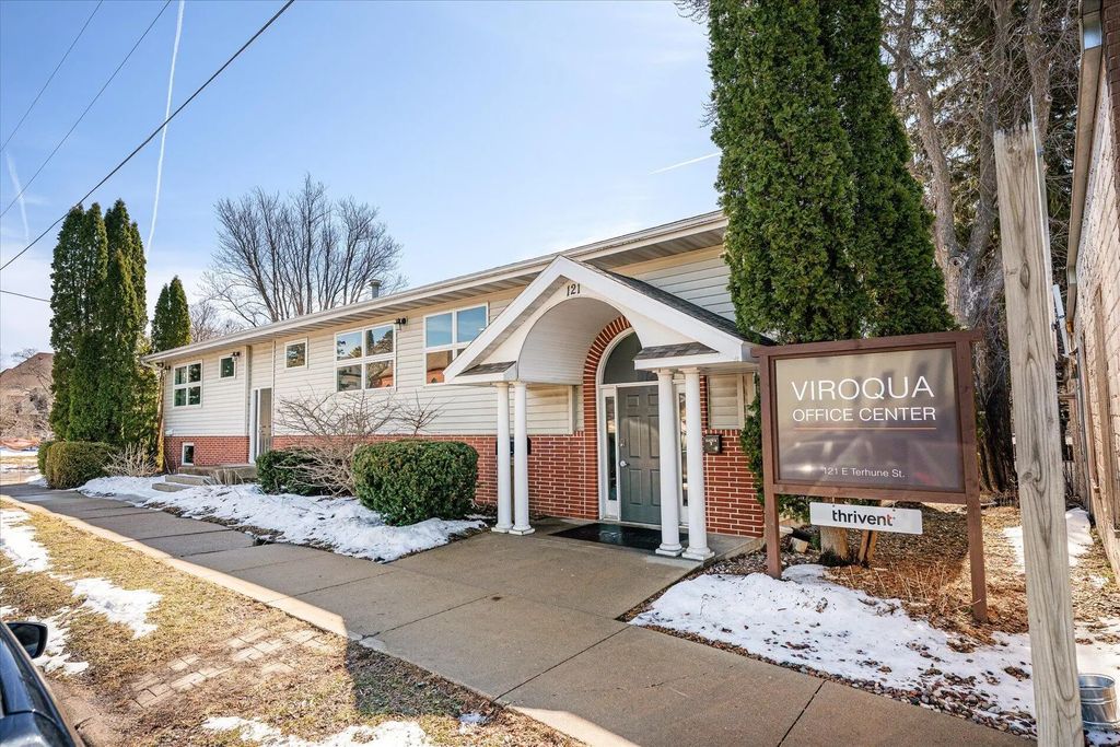 121 E Terhune St, Viroqua