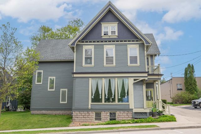 531 W Grand Ave, Port Washington