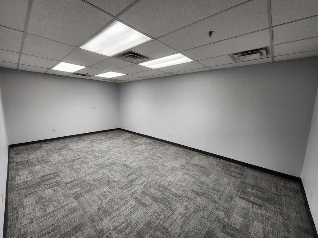 15850 W Bluemound Rd 306, Brookfield