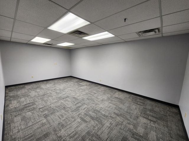 15850 W Bluemound Rd 306, Brookfield