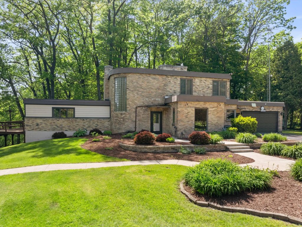 1608 N Rapids Rd, Manitowoc