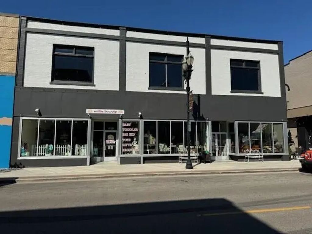 5716 6th Ave 5720, Kenosha