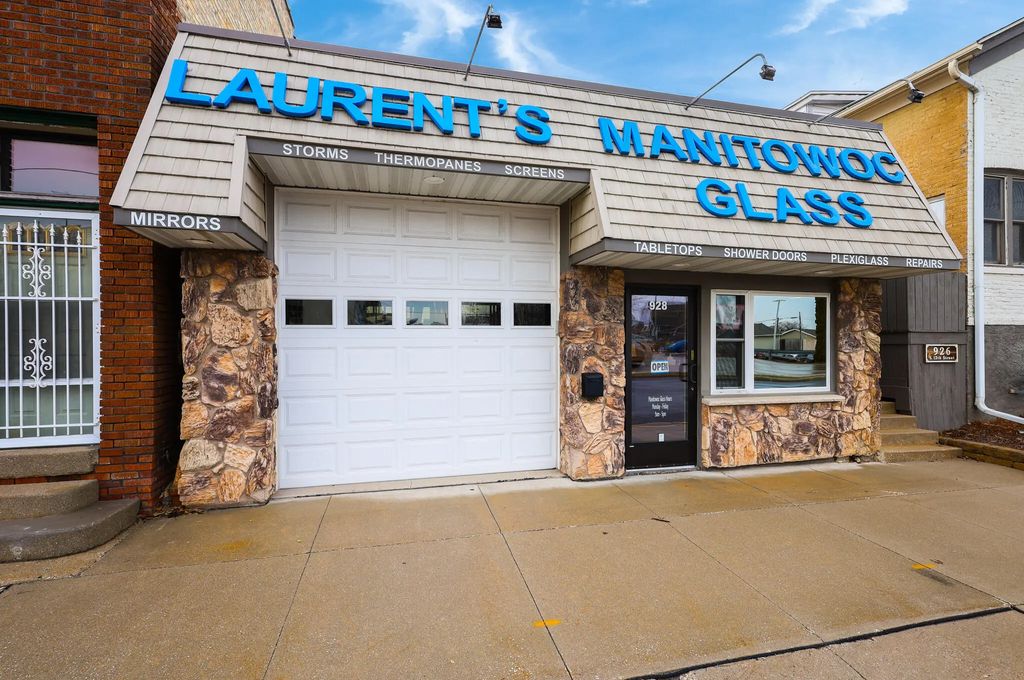 928 S 12th St 926, Manitowoc