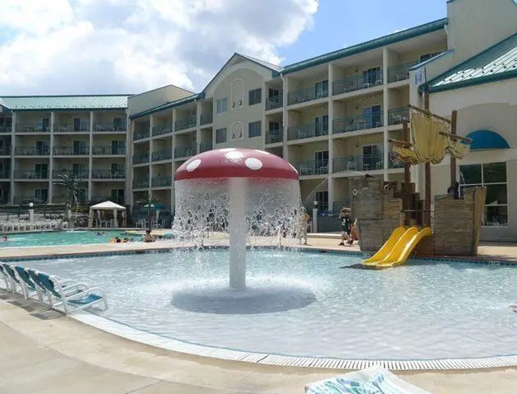 111 Center St 237, Lake Geneva