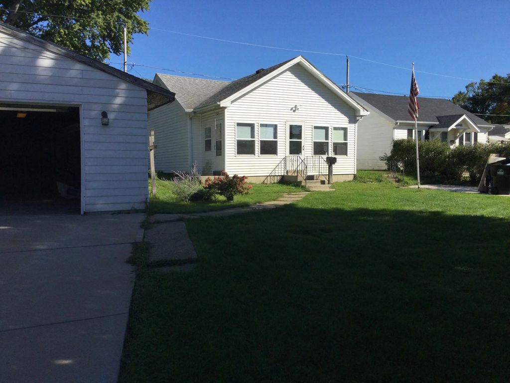 2045 Golf Ave 2033 Golf Avenue, Racine