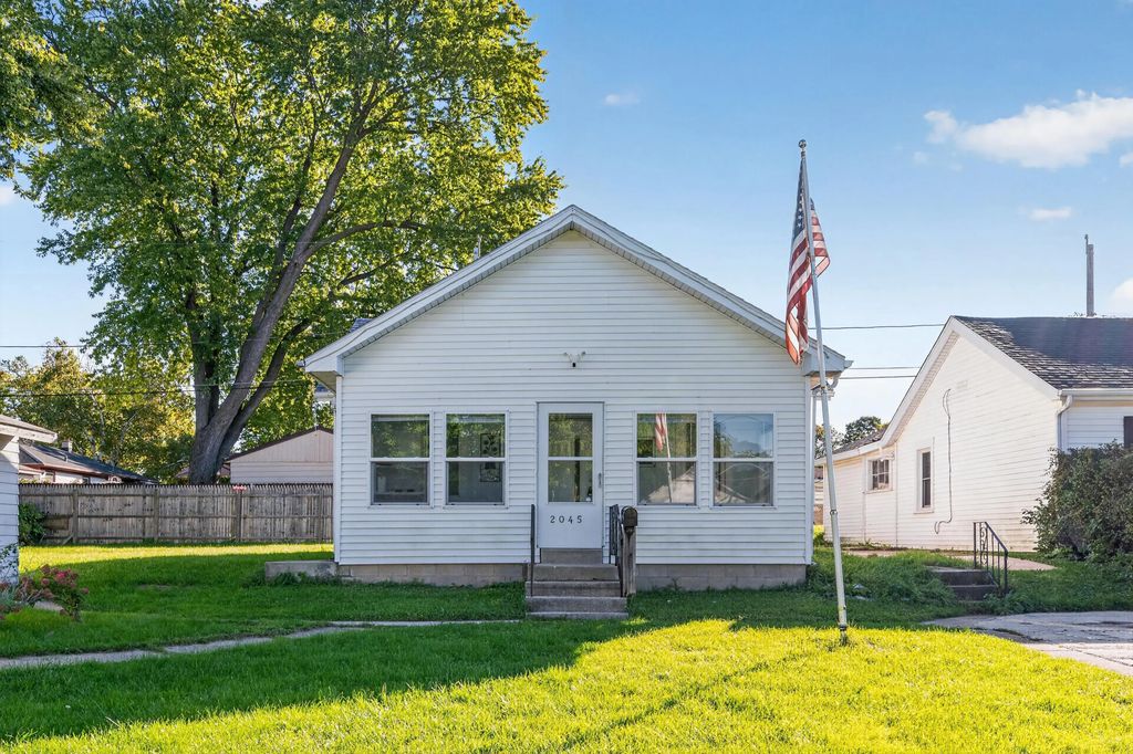 2045 Golf Ave, Racine