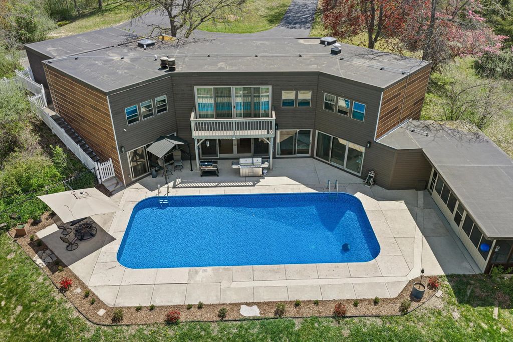 6171 Pleasant Hill Dr, Trenton