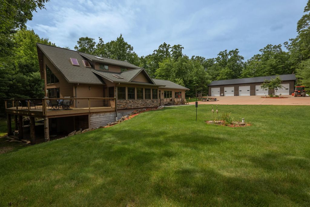 N627 Riviera Ave, Dewhurst