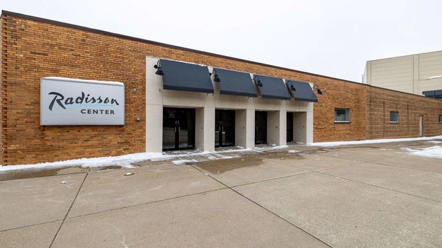 300 2nd St S, La Crosse