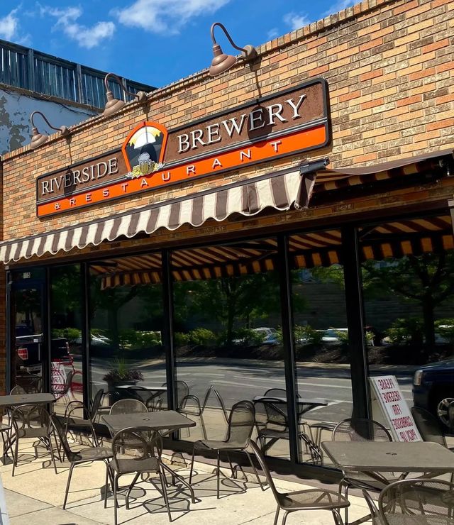 255 S Main St, West Bend