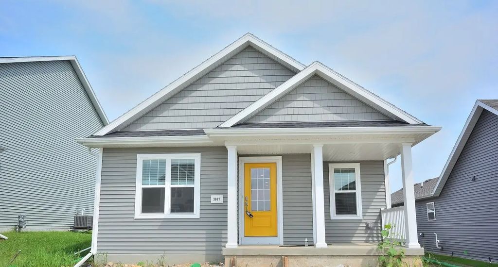 3007 Cranberry Cir, Waukesha
