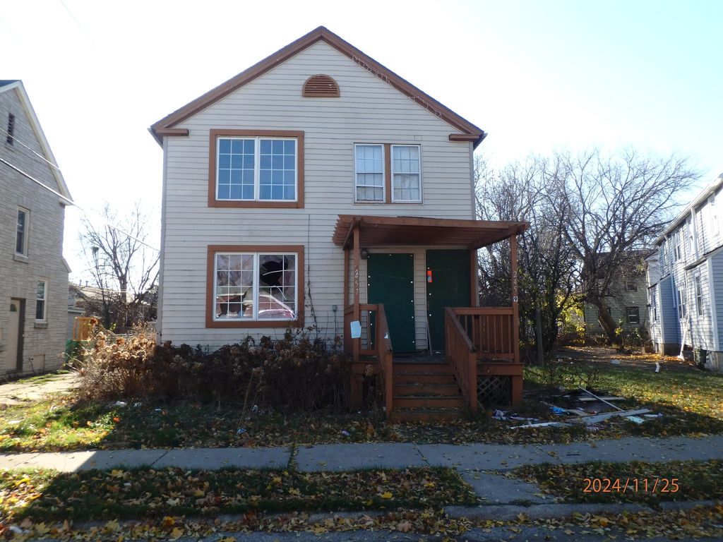 2457 W Congress St 2459, Milwaukee