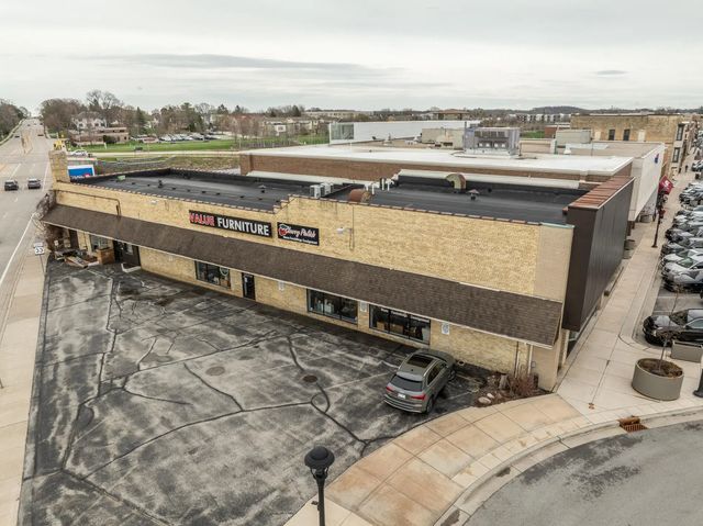 337 N Main St, West Bend