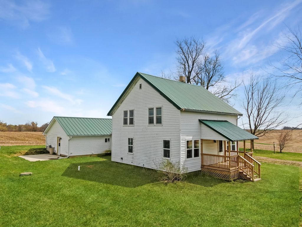 19439 County Highway Ee -, Sylvan