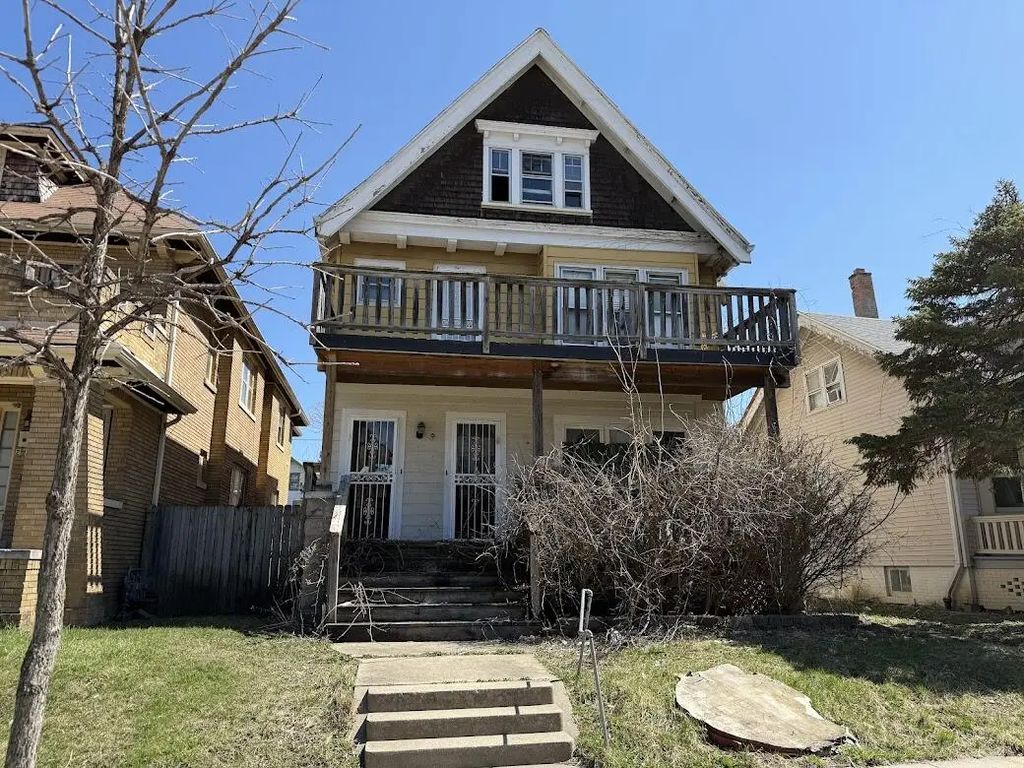 2470 N 41st St 2472, Milwaukee