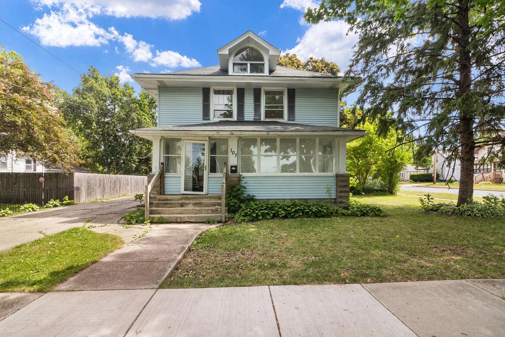 107 N Harrison St, Delavan