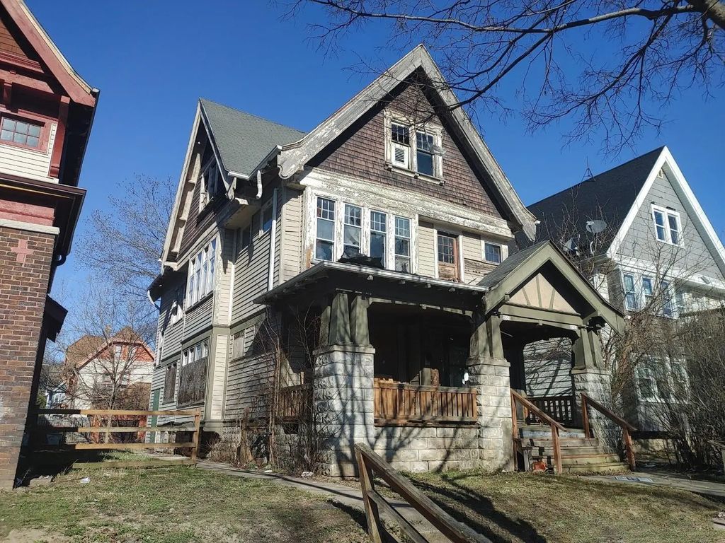 2551 N 40th St 2553, Milwaukee