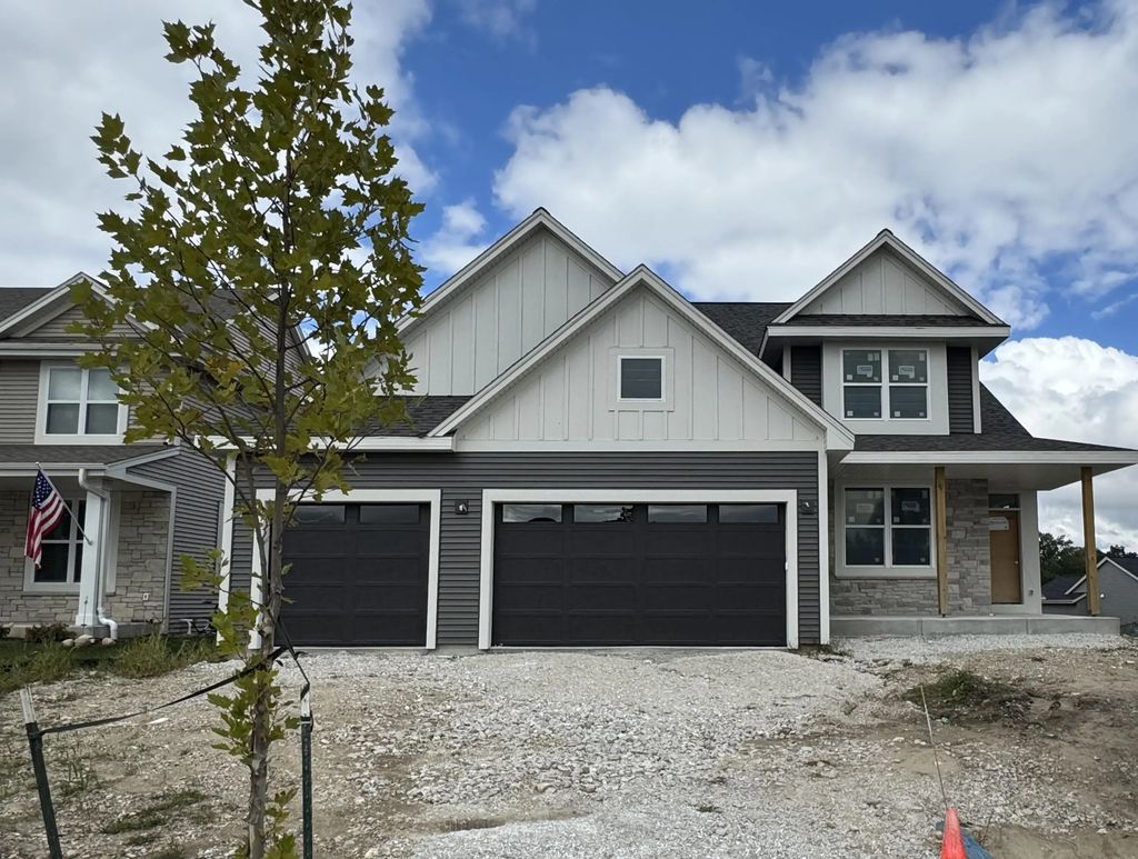 1031 Waterstone Ct, Pewaukee