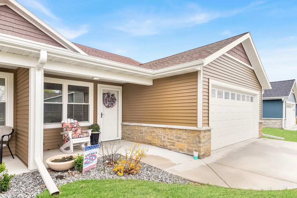 211 Edenview Ln, Eden