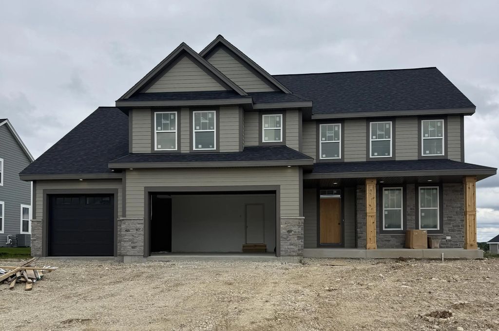 2488 Boulder Dr, Slinger