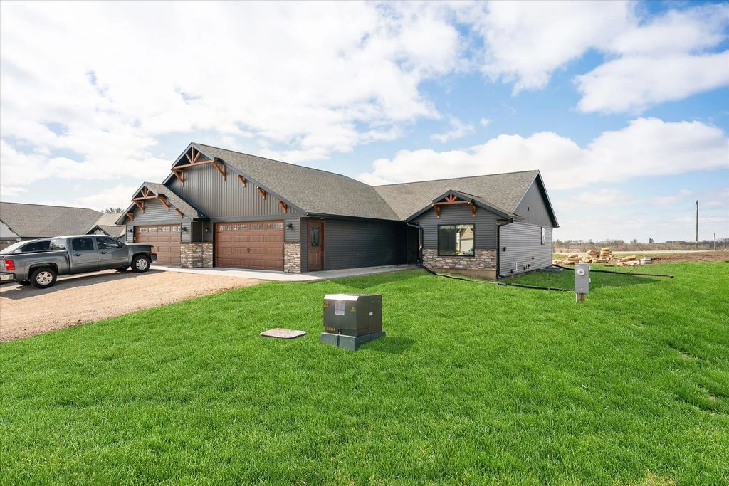 S4676 Erickson Ln, Jefferson