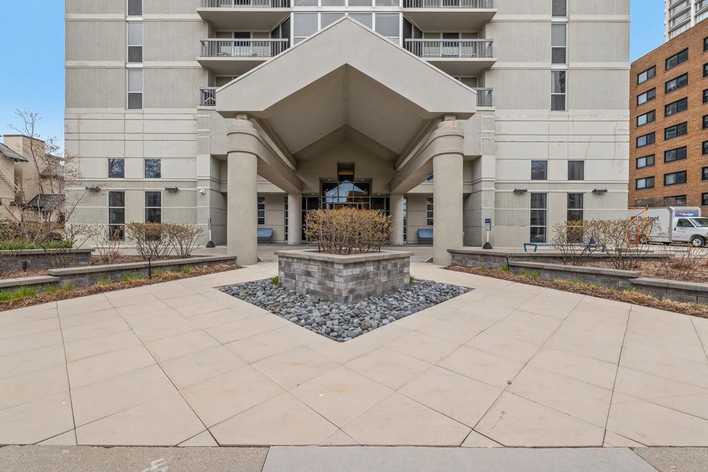 1660 N Prospect Ave 2806, Milwaukee