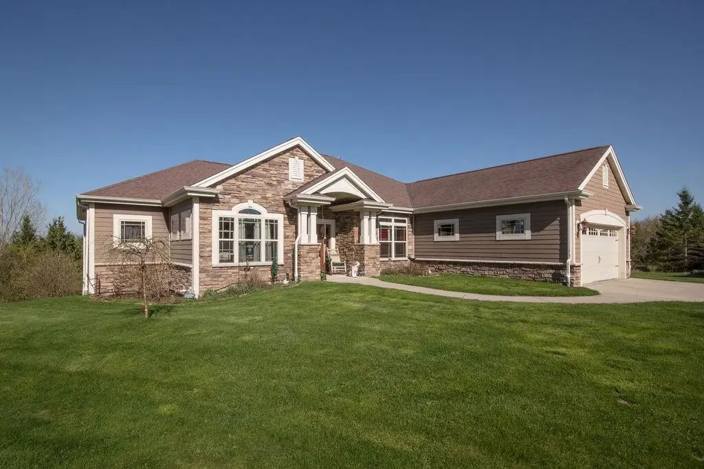N5194 Blue Valley Rd, Hermantown