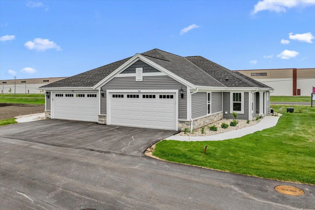 516 Hunter Oaks Blvd 0802, Watertown
