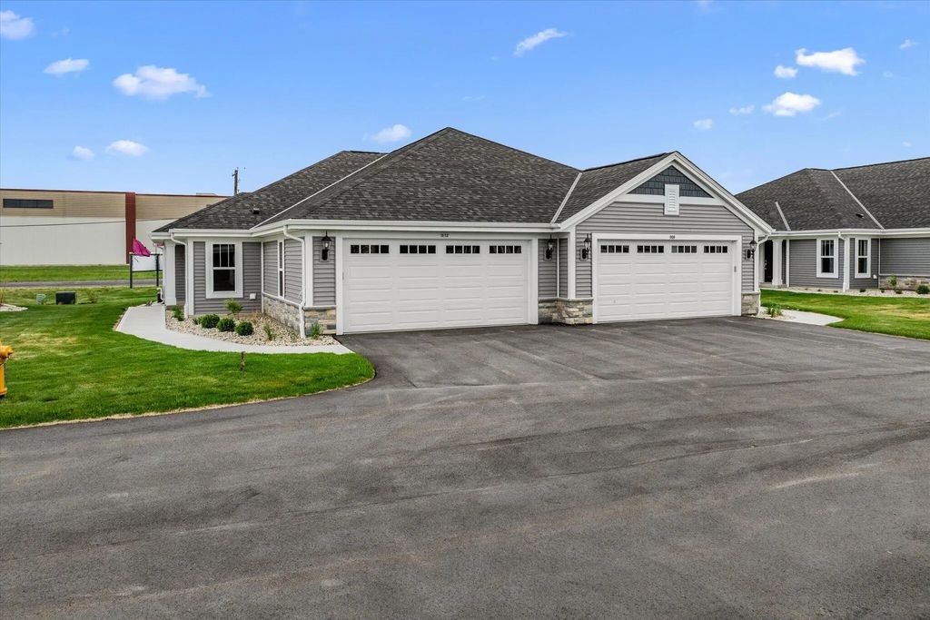 512 Hunter Oaks Blvd 901, Watertown