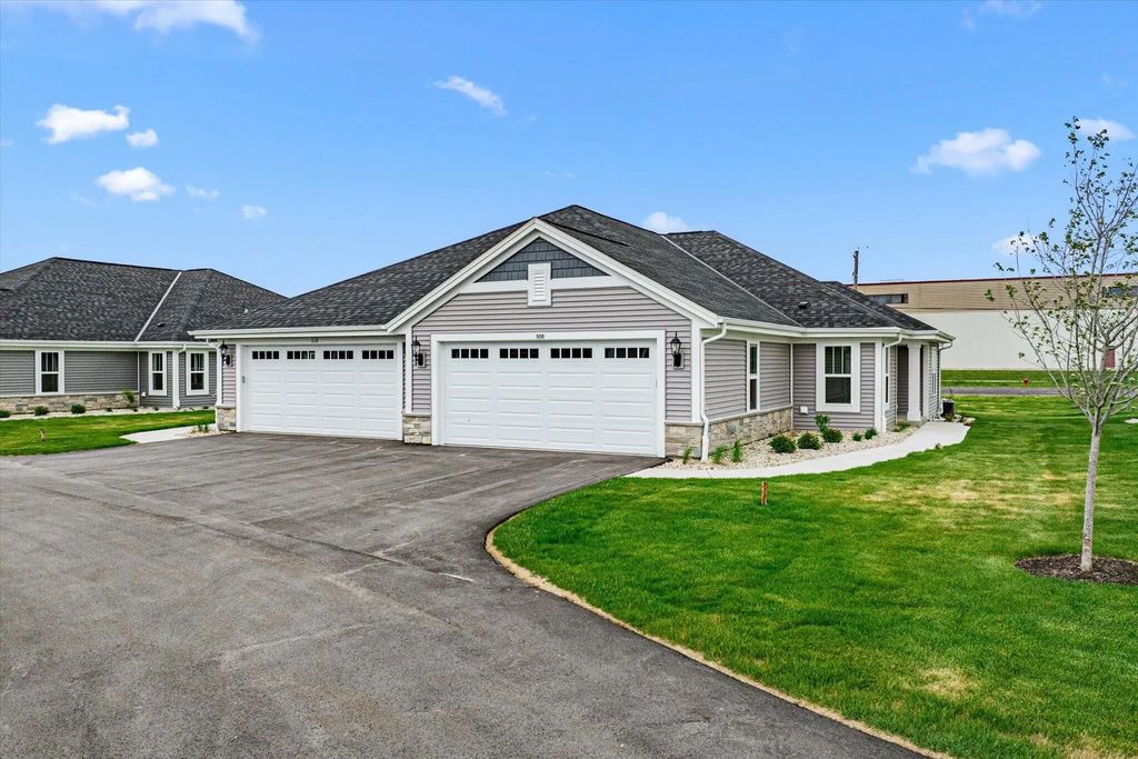 508 Hunter Oaks Blvd 902, Watertown