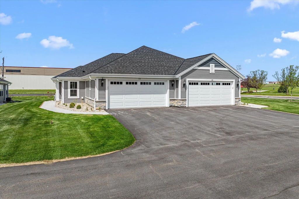 504 Hunter Oaks Blvd 1001, Watertown