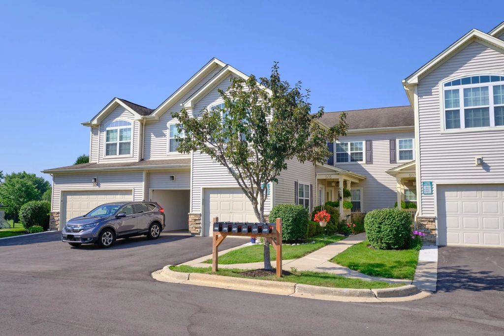 1150 Park Dr 504, Lake Geneva