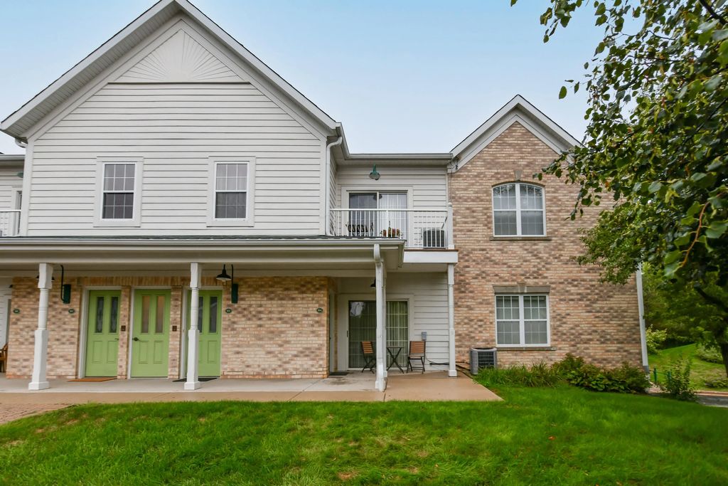 2740 Northview Rd 104, Waukesha
