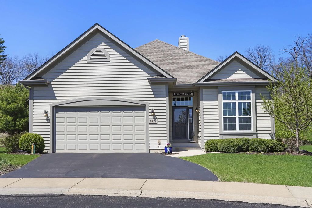 120 Lake Vista Ct, Fontana