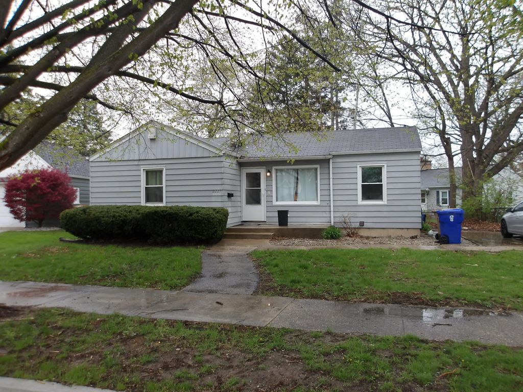 6227 44th Ave, Kenosha