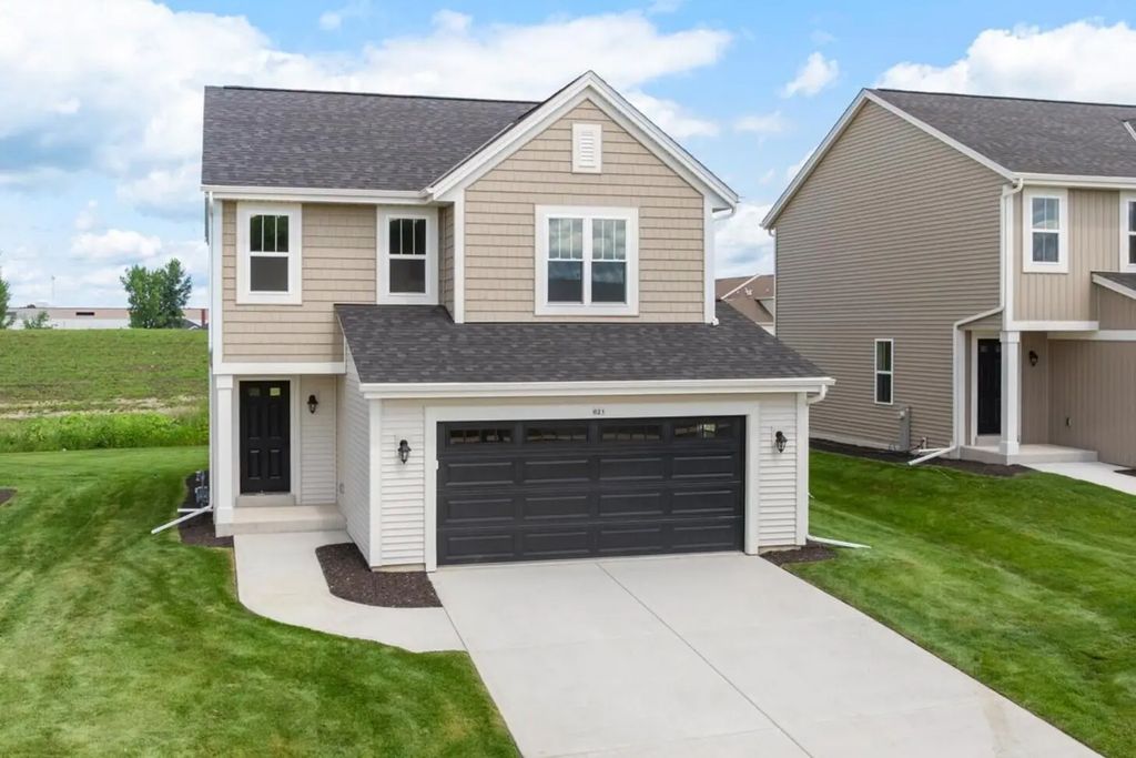 621 Belmont Dr, Watertown